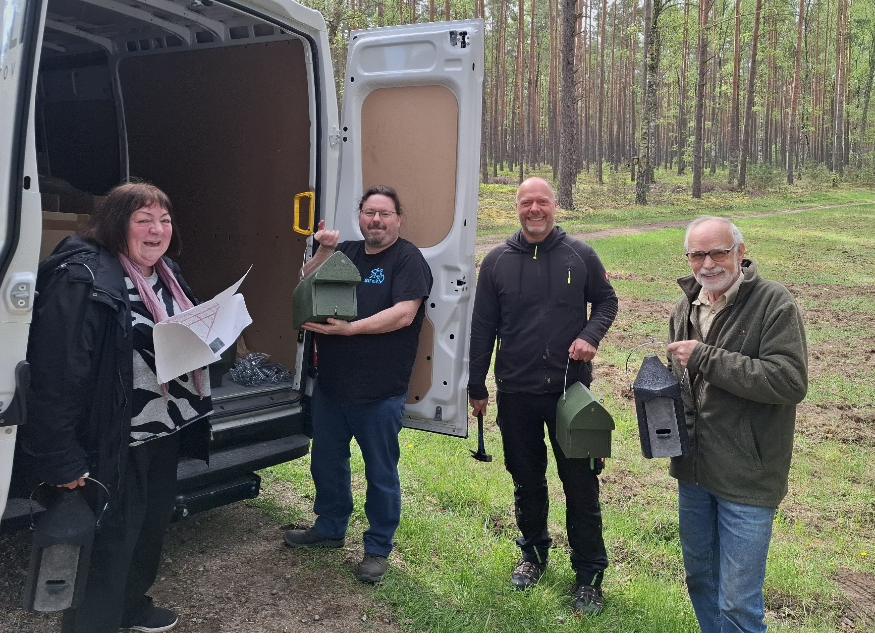 Neue Fledermauskästen in der Schorfheide